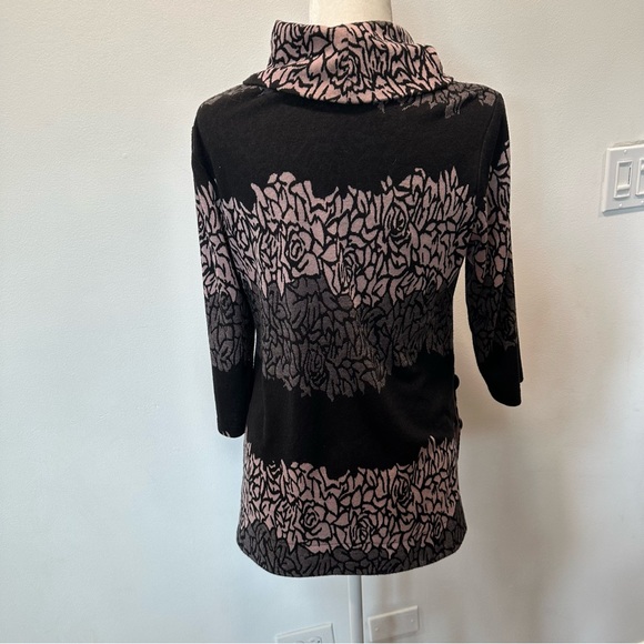Frank Lyman Knit Cowl Neck Mauve & Black Floral Print Sweater Women’s size 8 - Picture 7 of 9